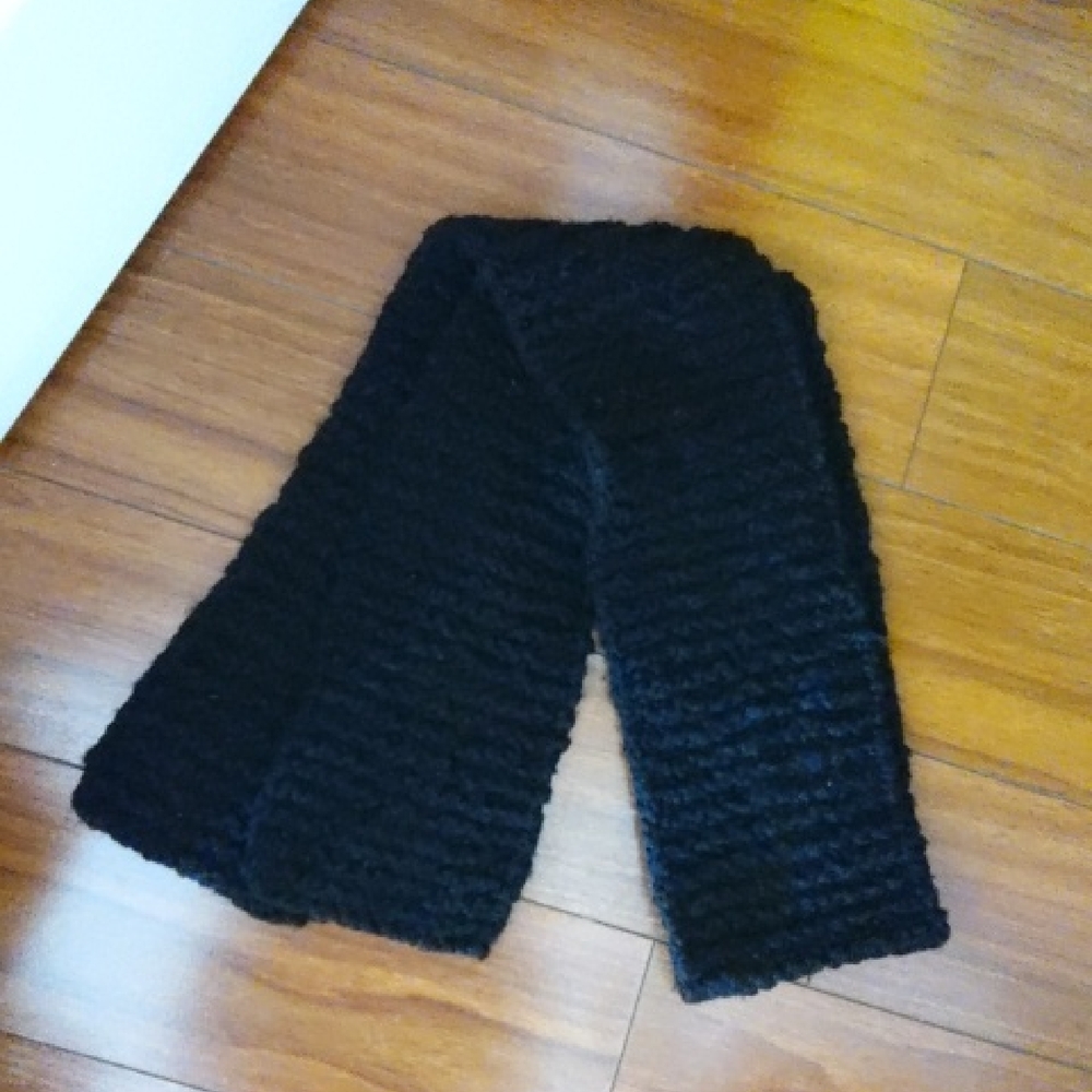 Handknit🧣Nwot🧣Unisex Black Textured Scarf
